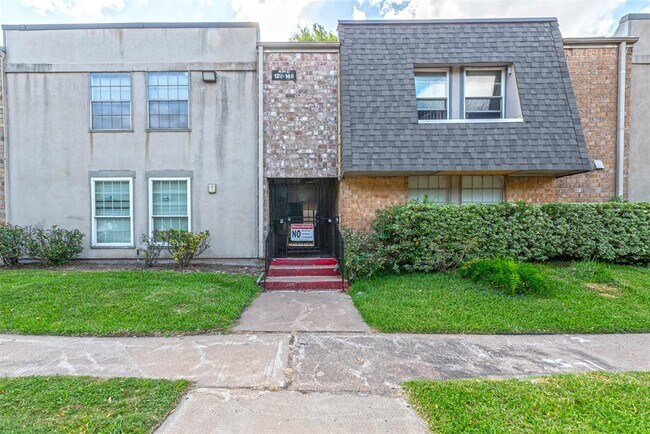 Building Photo - 5550 N Braeswood Blvd