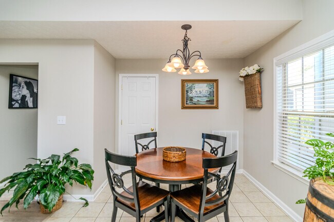 Building Photo - 3041 Sewanee Ln