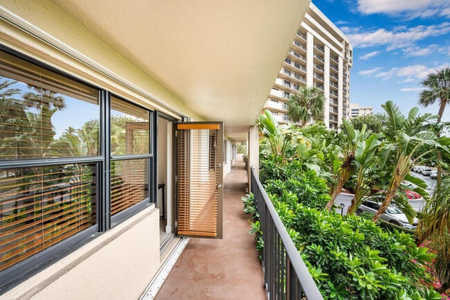 Building Photo - 5100 N Ocean Blvd