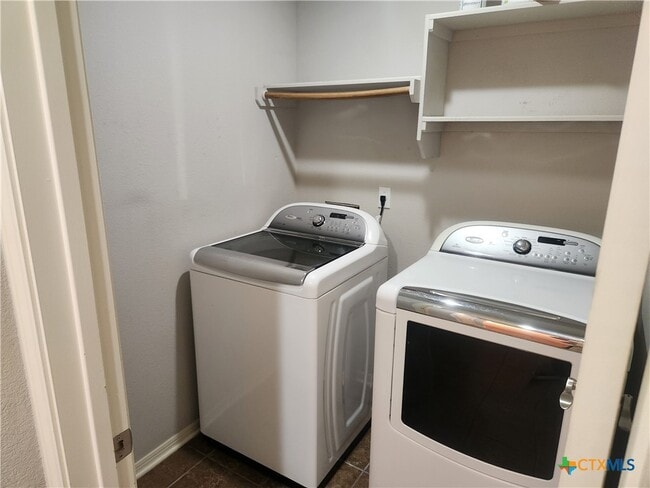 Building Photo - 5615 Fair Hill Dr