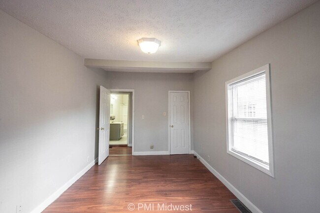 Building Photo - "Cozy 1-Bedroom Gem in Kokomo's Heart – Id...
