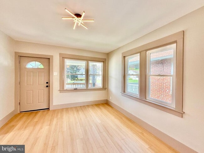 Building Photo - 2270 Mulford Ave