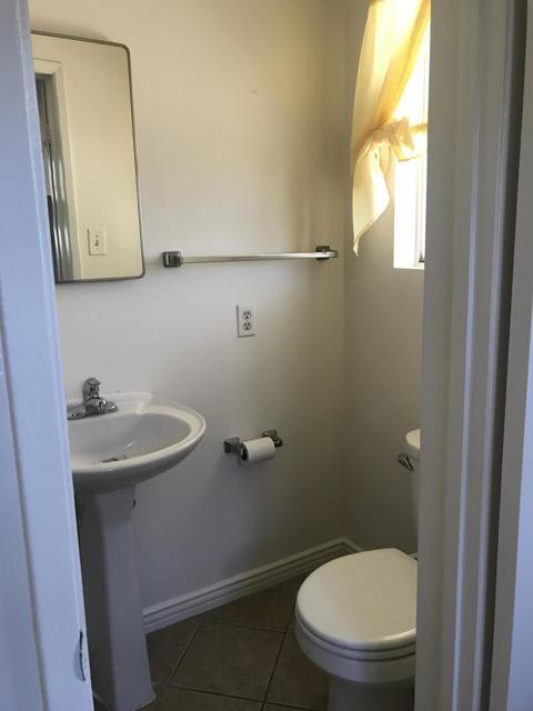 Building Photo - 840 E Florence Ave