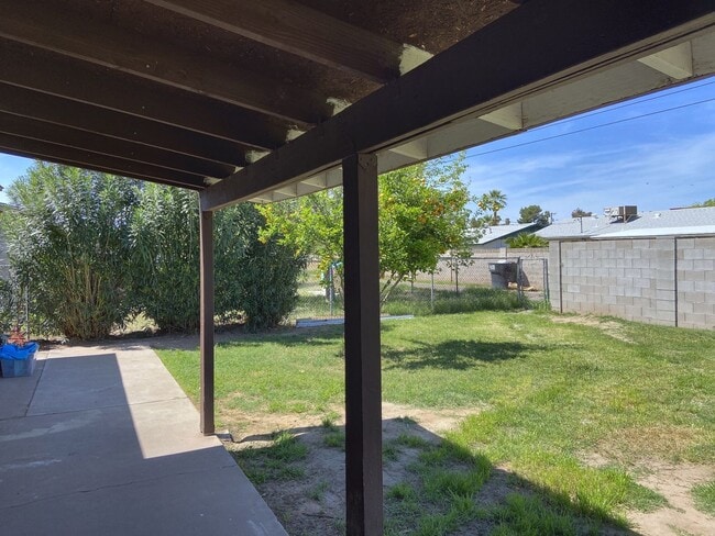 Building Photo - LARGE 4BR/2BA HOUSE FOR RENT