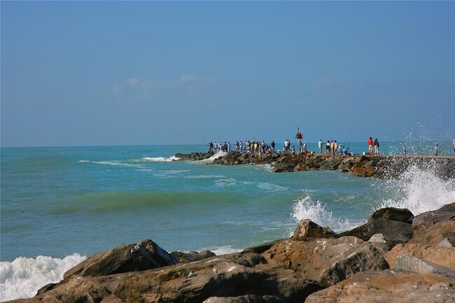 Building Photo - 13088 Tiger Eye Dr