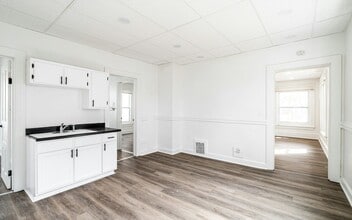 Building Photo - 2955 N 17th St