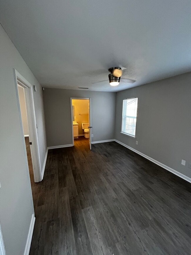 Building Photo - Nice ranch 3/2 with garage in Lavergne, Tn Just renovated