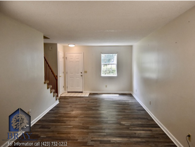 Building Photo - 3-Bedroom Townhome with Garage and Private Balcony -- Bristol
