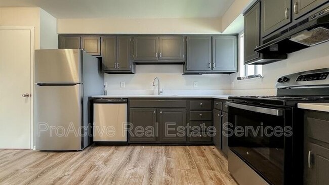 Building Photo - 1373 E Tanners Creek Dr