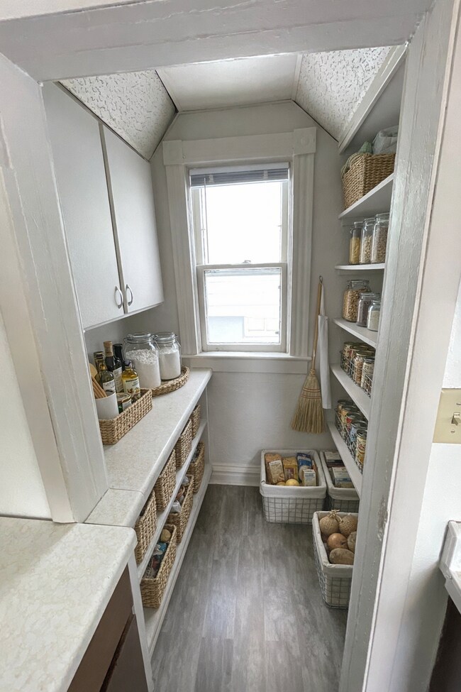 Building Photo - Coming Soon! -  3 Bed 1 Bath Home!