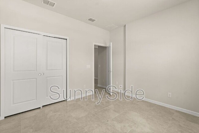 Building Photo - 2715 Clear Night Ave