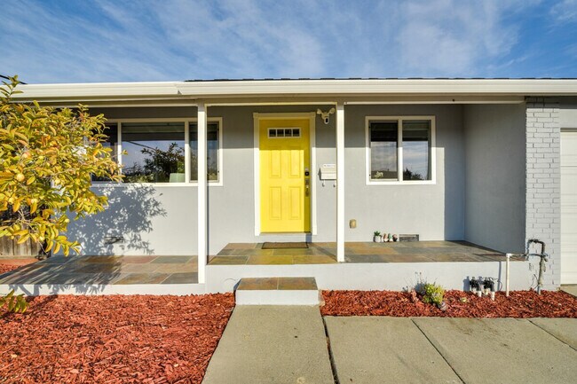 Building Photo - 4615 Armour Dr