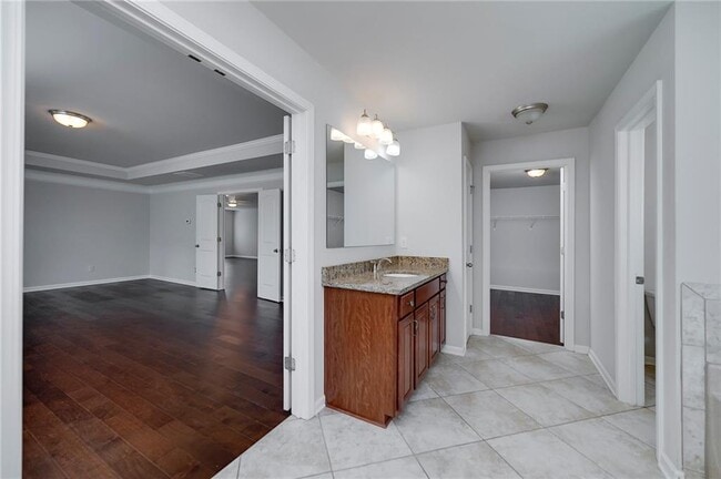 Building Photo - 7645 Settles Walk Ln