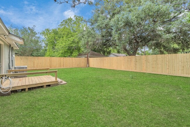 Building Photo - 1709 S Park