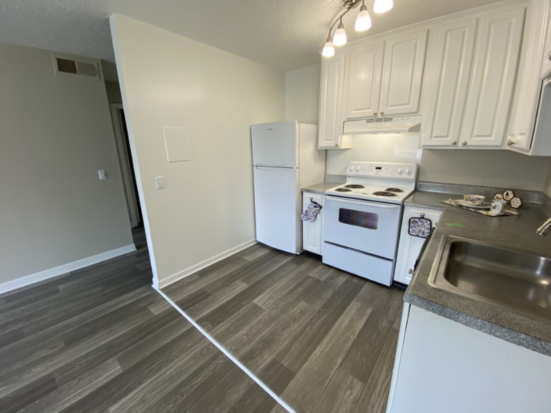 Building Photo - 1005 Hickory Hill Ln