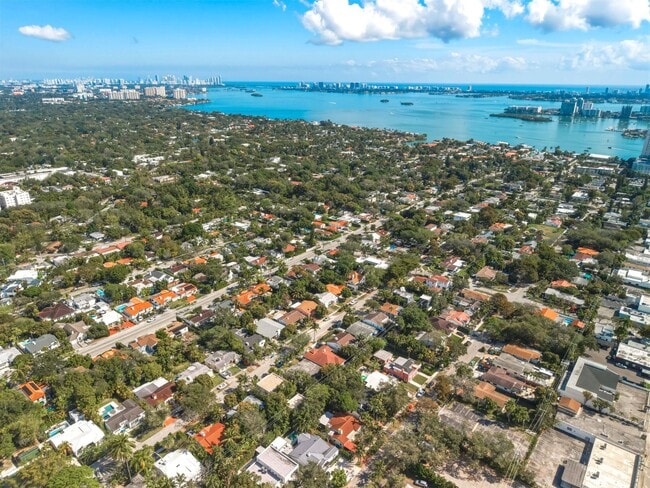 Building Photo - 751 NE 80th St