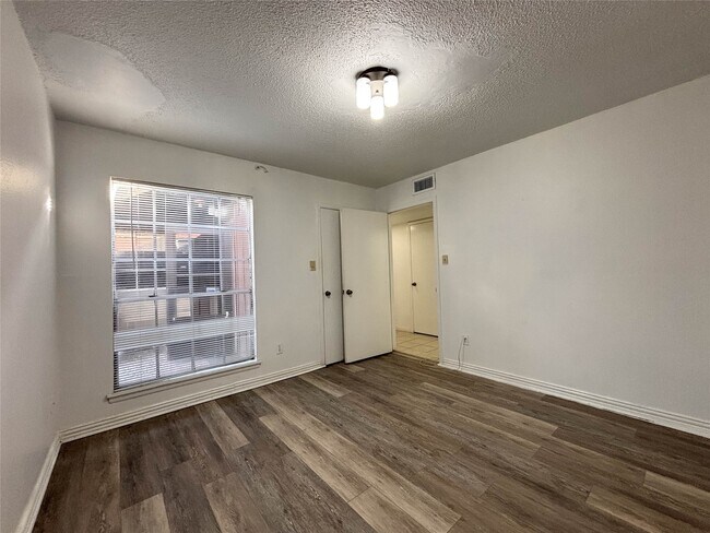 Building Photo - 7206 S Gessner Rd