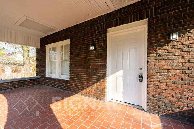 Building Photo - 1526 42nd St Ensley