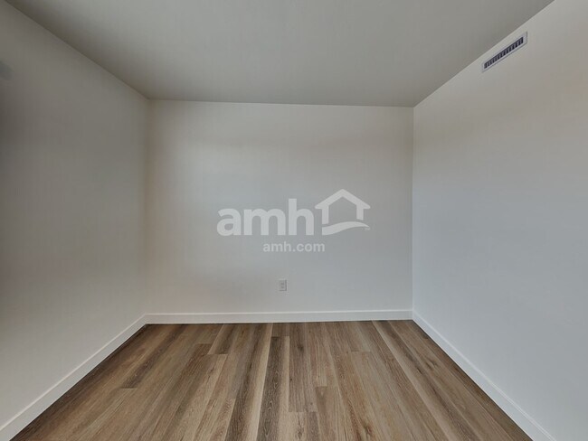 Building Photo - 7429 S Paseo Monte de Oro