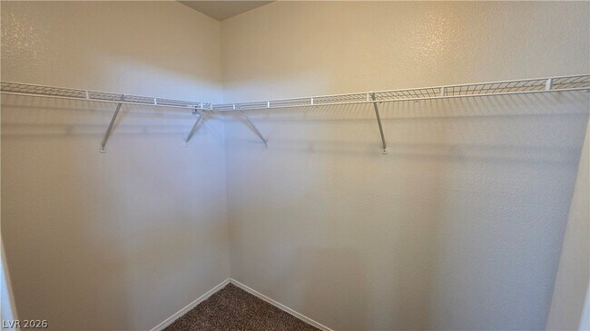 Building Photo - 5769 Old Colony Dr