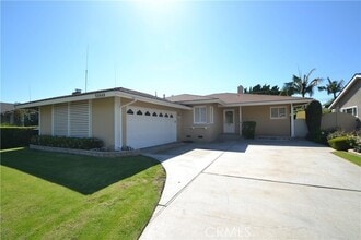 Building Photo - 23449 Evalyn Ave