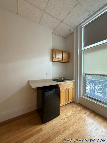 Primary Photo - 405 Beacon St