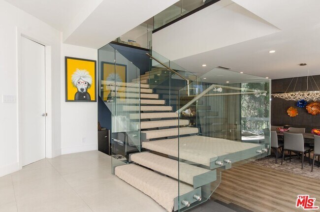 Building Photo - 510 Leslie Ln