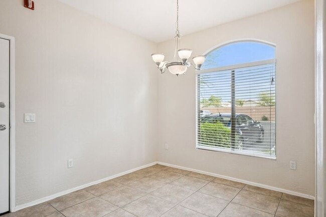 Building Photo - Charming 3-bed, 2-bath townhome in gated community!