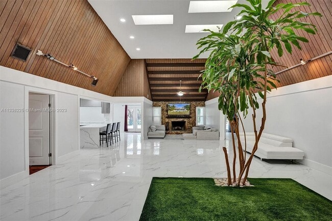 Building Photo - 8350 NW 15th Ct