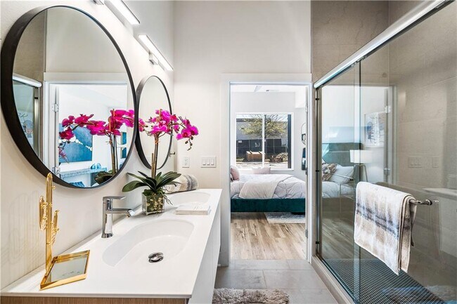 Building Photo - 1155 Custer Ave SE