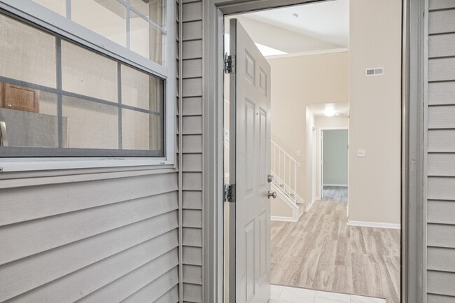 Building Photo - 1396 Tristram Cir