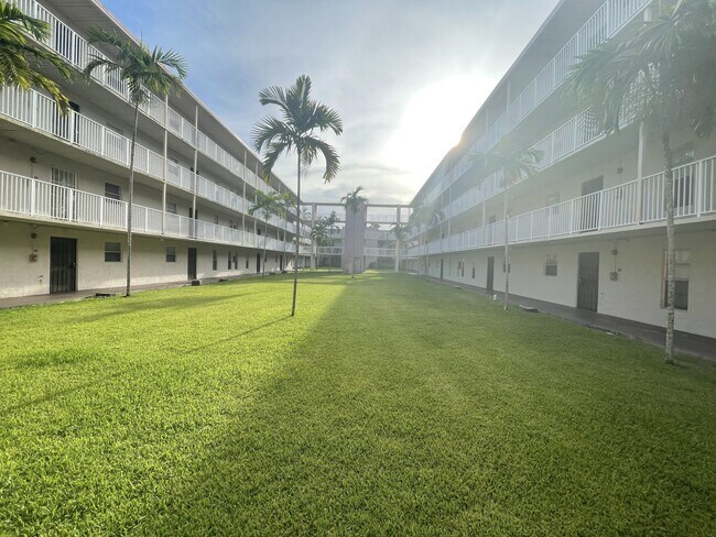 Building Photo - 2800 NW 56th Ave