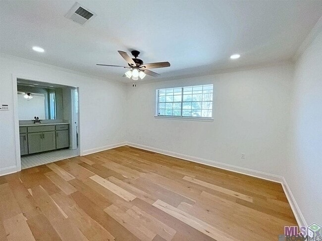 Building Photo - 10727 Danbury Dr
