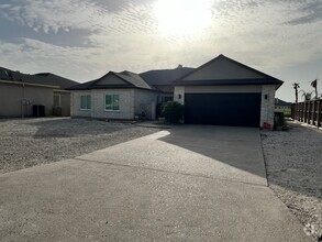 Building Photo - 14830 Highland Mist Dr