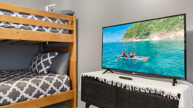 Building Photo - 15955 Bayview Dr NE