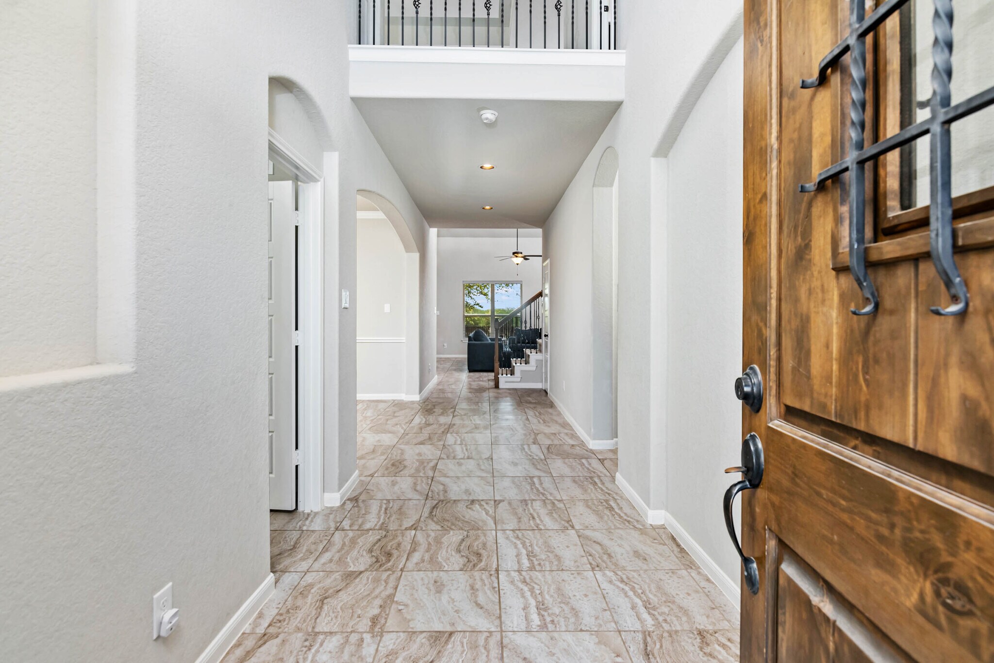 Building Photo - 9870 Mulhouse Dr