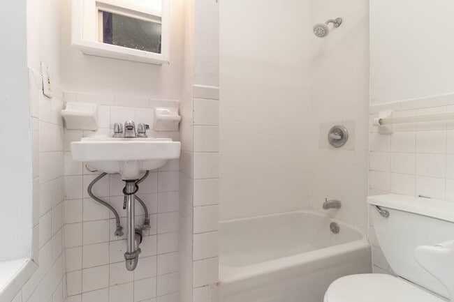 Building Photo - 1666 3rd Ave