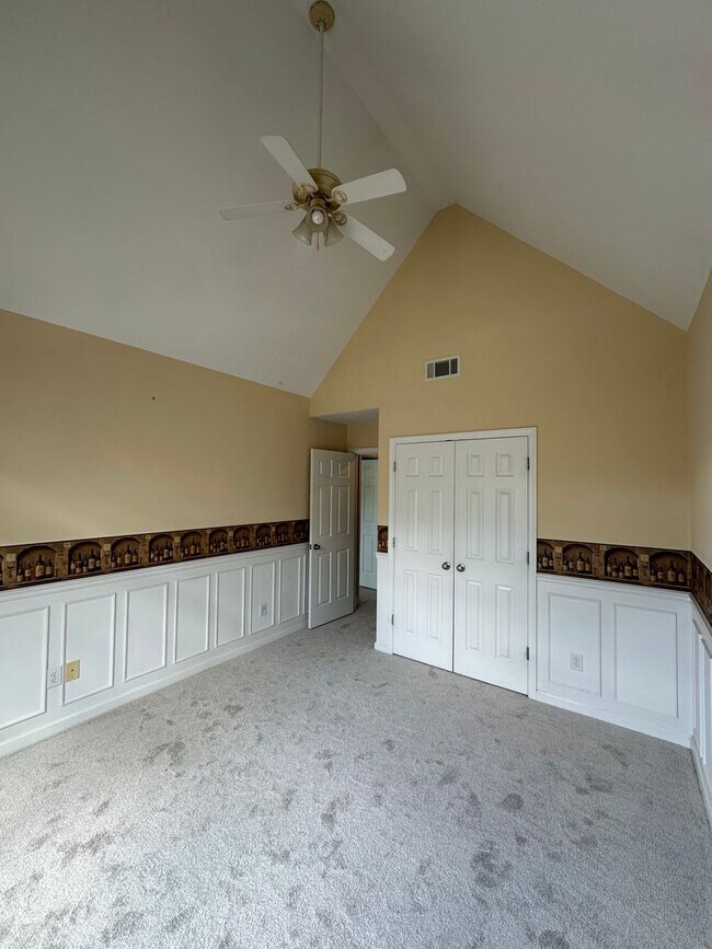 Building Photo - Move-In ready 3-bedroom 2-bathroom house on the Eastside