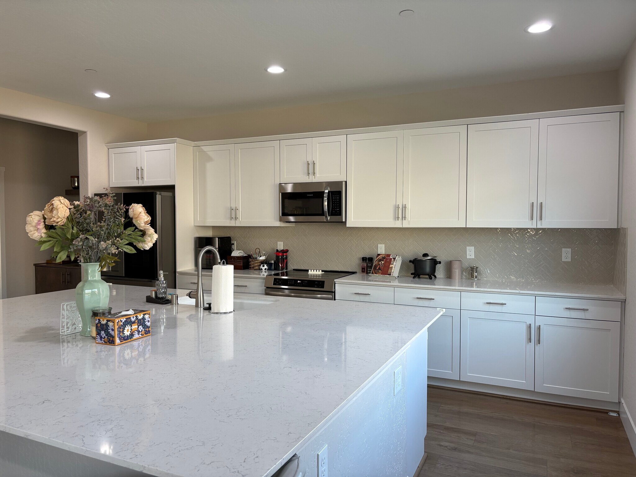 Building Photo - 2875 E Colina Dr