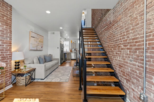 Building Photo - 3039 Spring Wy