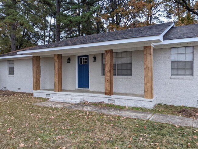 Building Photo - 706 S Elizabeth Ave