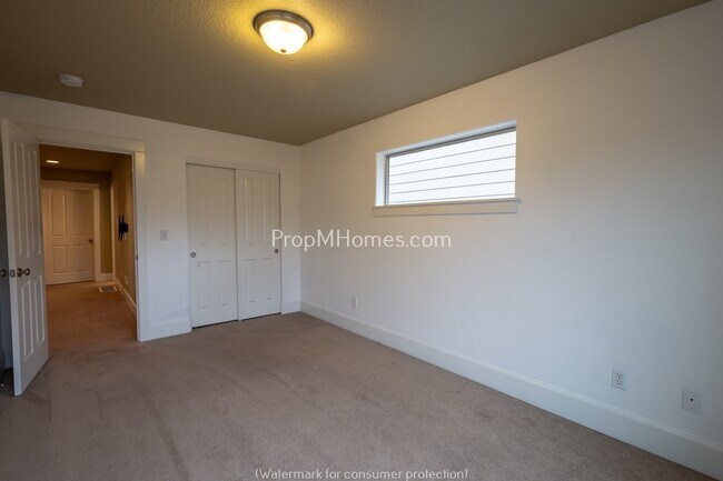 Building Photo - Beautiful Three Bedroom Home in Bethany - Available Now!