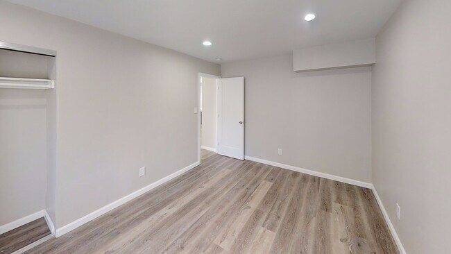 Building Photo - 5BD/2BA with Garage! (Lease out, pending s...