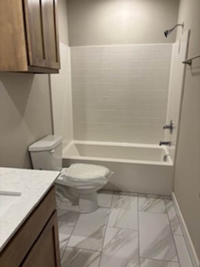 Building Photo - 2320 SE 92nd Terrace