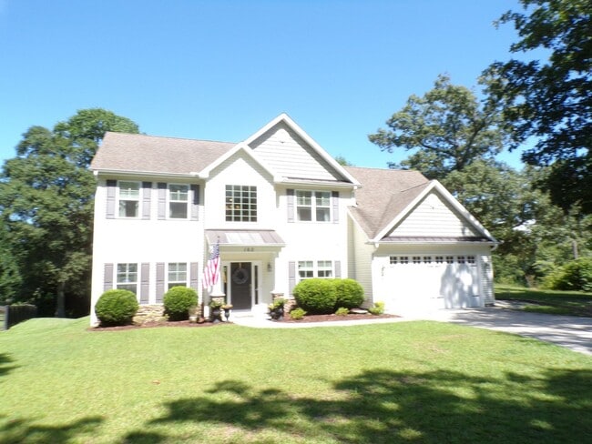 Building Photo - 4 Bedroom 2.5 Bathroom located in Old Mill...