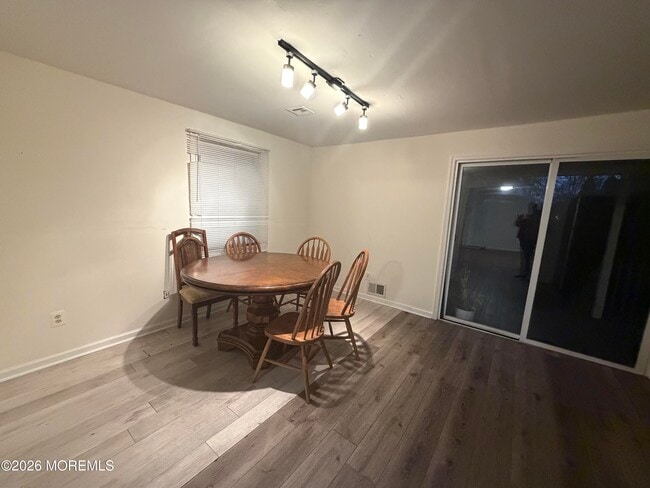 Building Photo - 210-212 W Morgan Ave