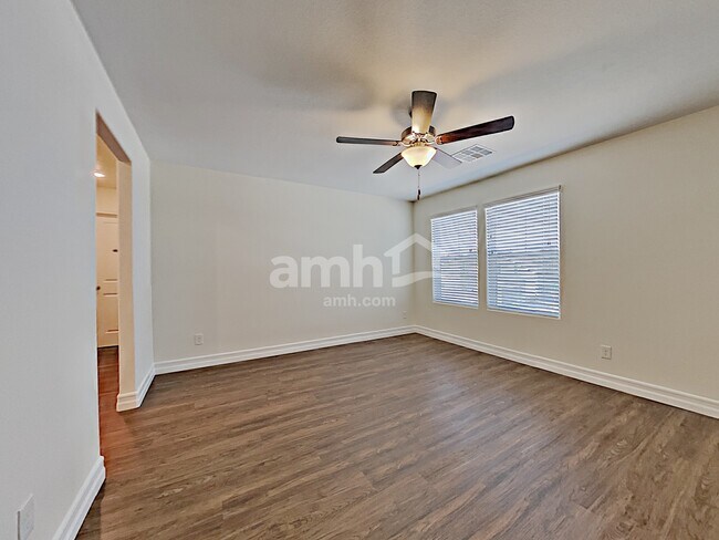 Building Photo - 10474 Marias St