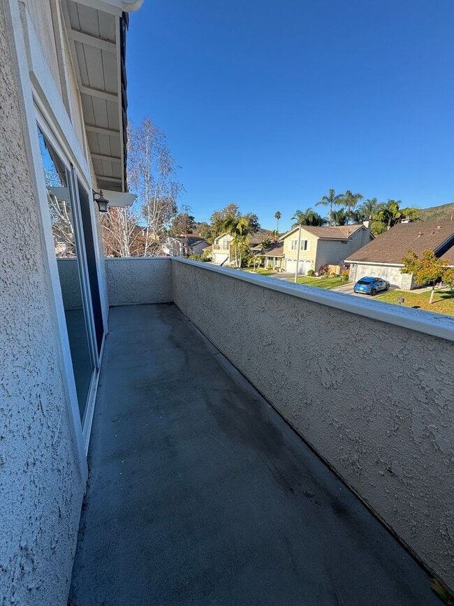 Building Photo - Charming Cul de Sac Home with Spacious Yard and Renovated Interior