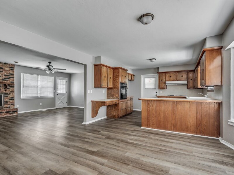 Building Photo - 715 S Pleasant View Dr