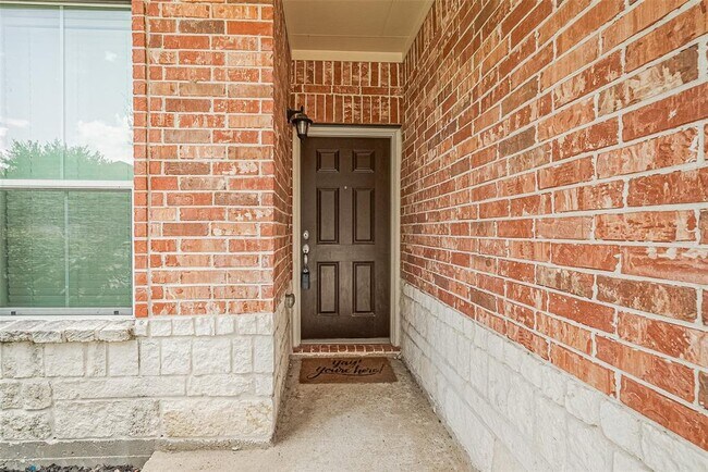 Building Photo - 23611 Plantation Pines Ln